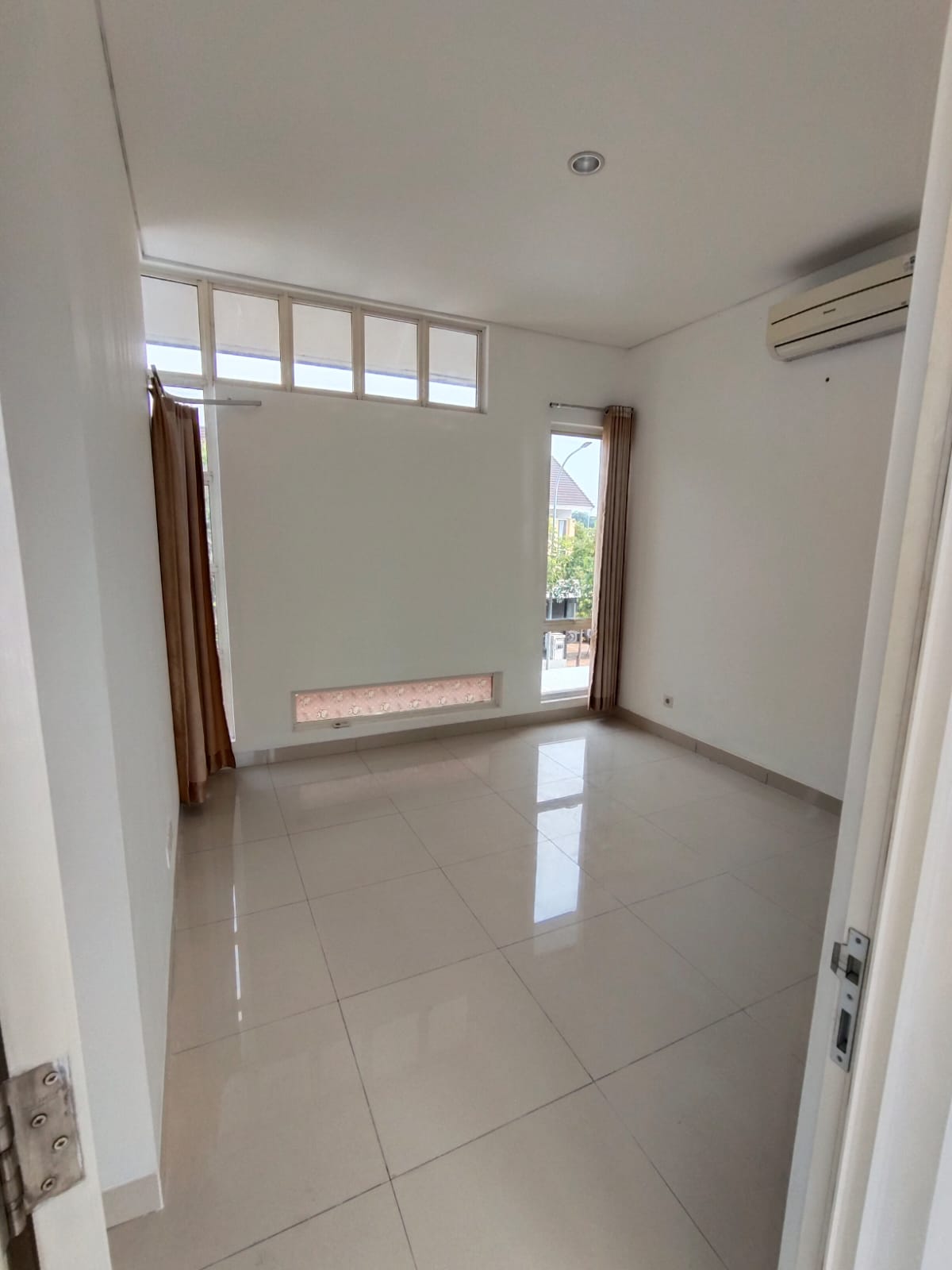 Disewa Rumah Siaphuni di Harapan Indah Cluster Neo Vasana