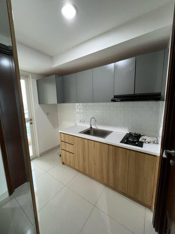 Disewa apartemen The Kensington Royal Suites 1BR furnished