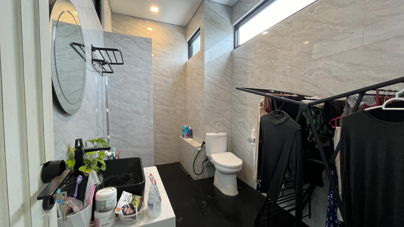 Rumah modern minimalis 3 lantai dekat POLBAN Ciwaruga Parongpong