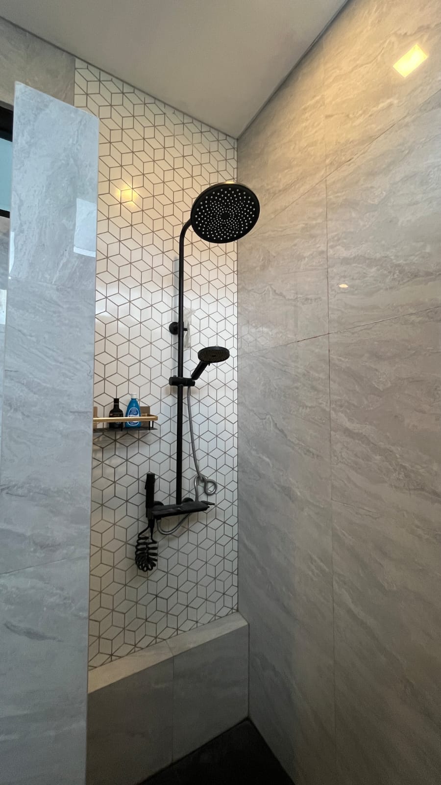 Rumah modern minimalis 3 lantai dekat POLBAN Ciwaruga Parongpong