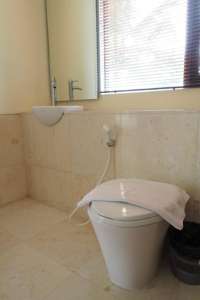 Sewa Town house B U dengan swimming pool di Kemang