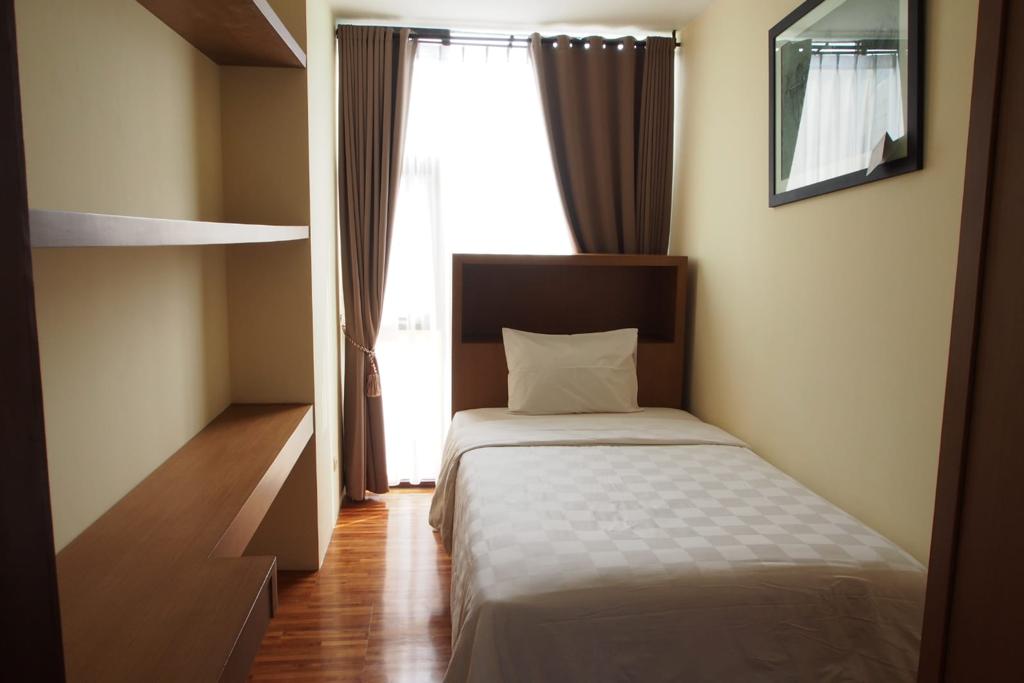 Sewa Town house B U dengan swimming pool di Kemang