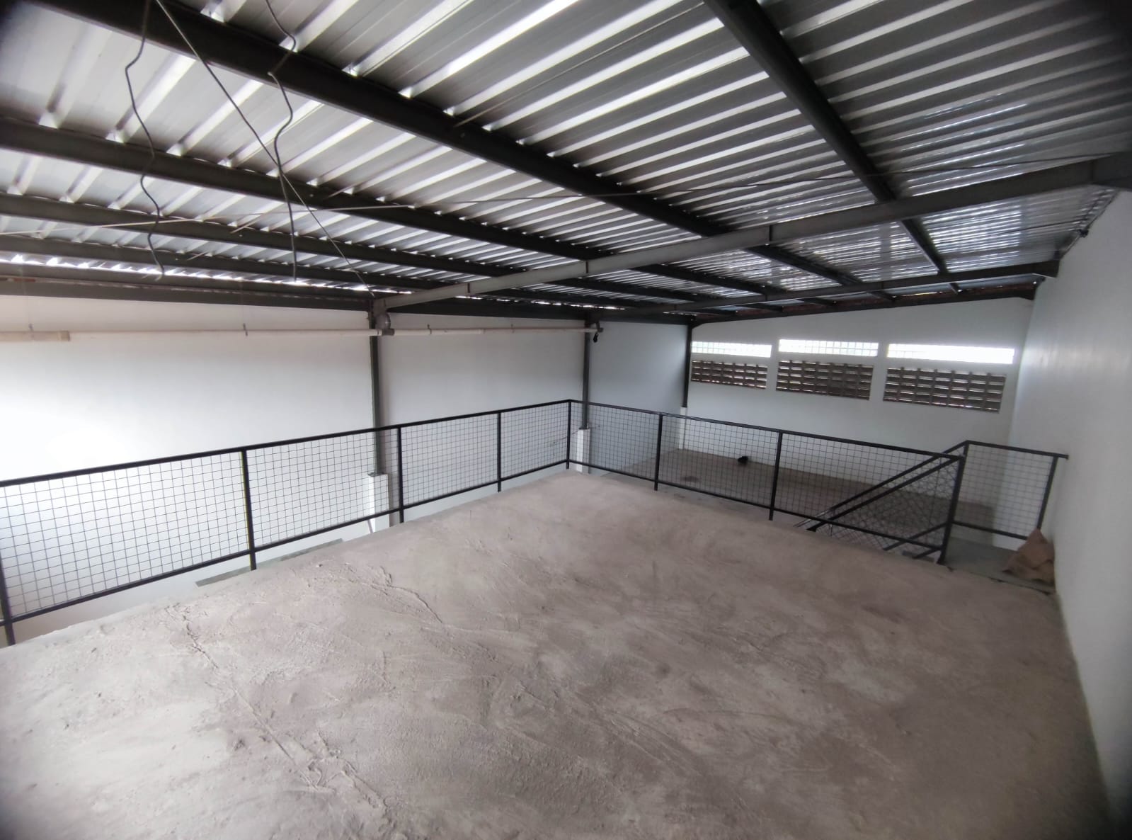 Disewa gudang gandeng 2unit lokasi Harapan Indah 1