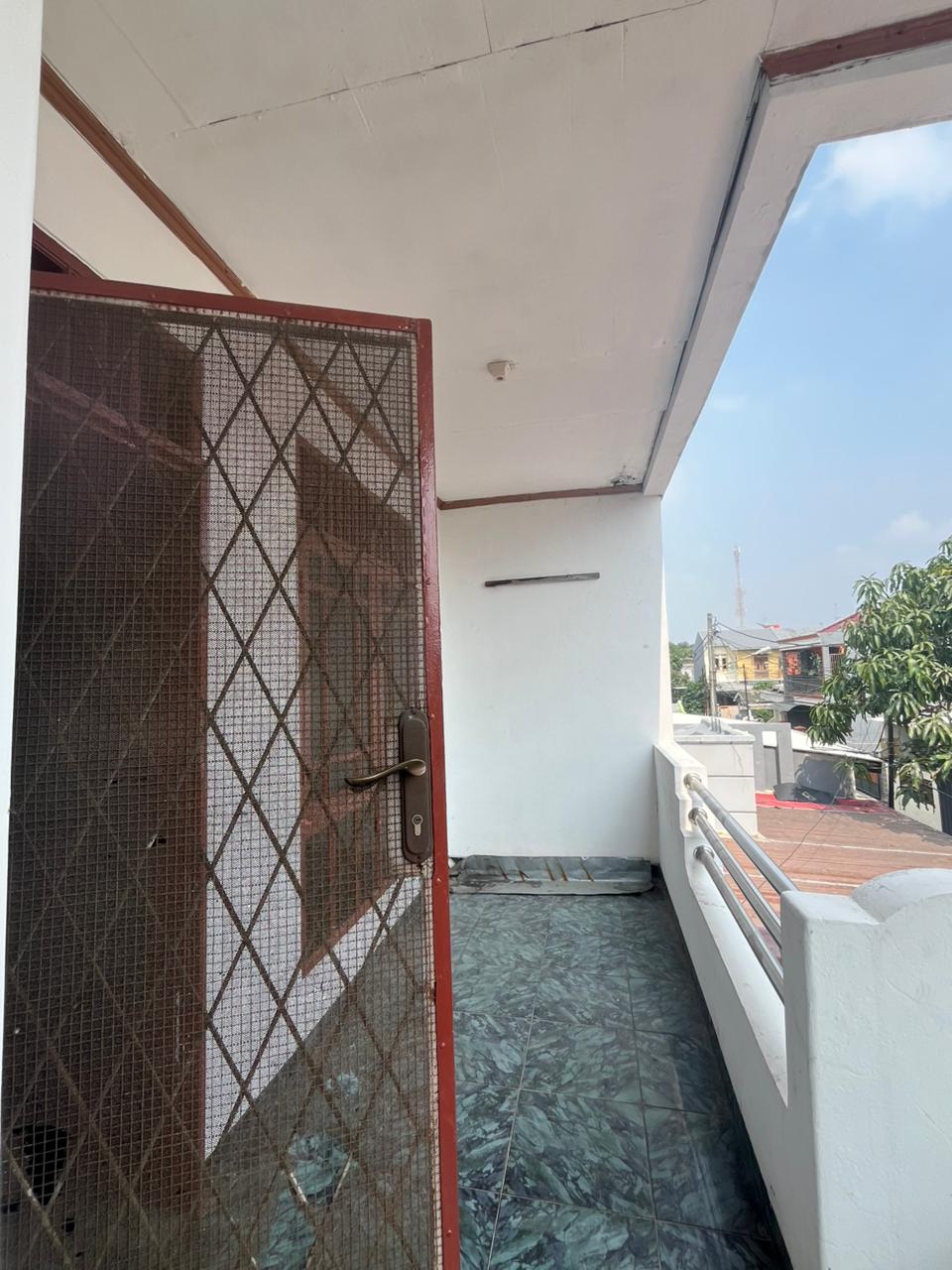 Disewa rumah siaphuni bagus di Harapan Indah 1 Bekasi