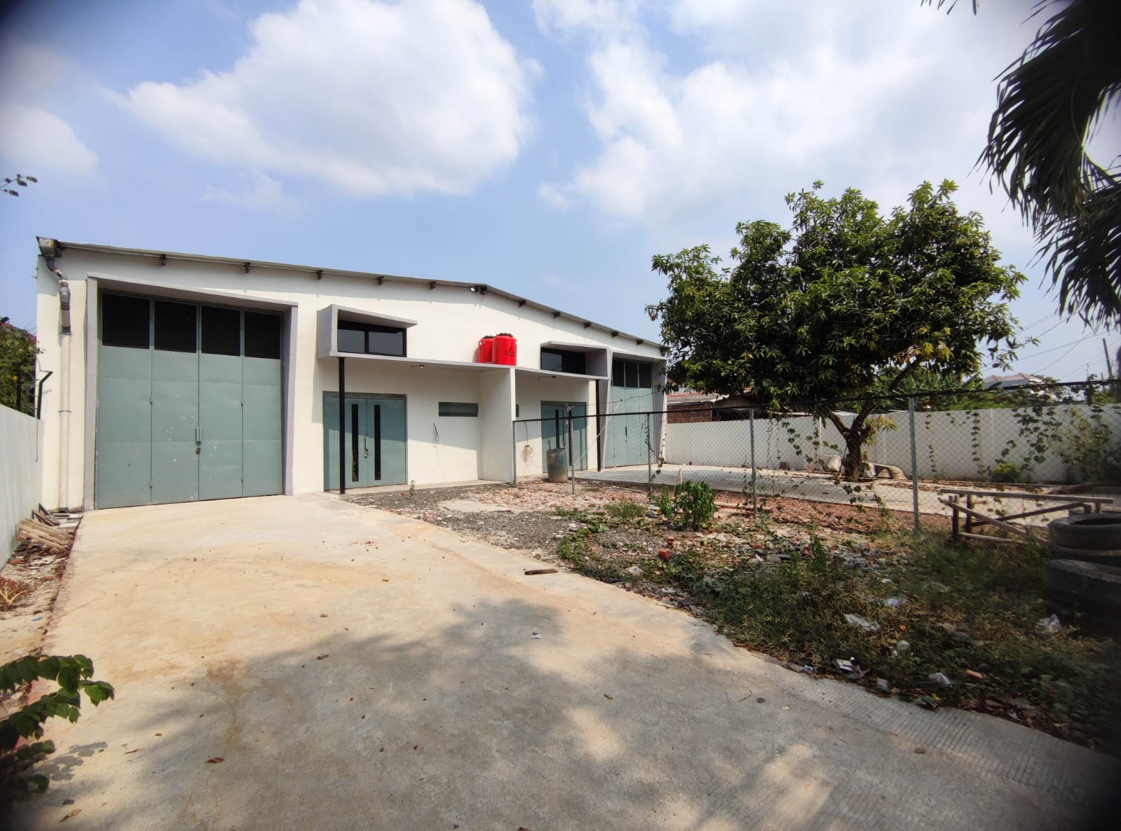Disewa gudang gandeng 2unit lokasi Harapan Indah 1
