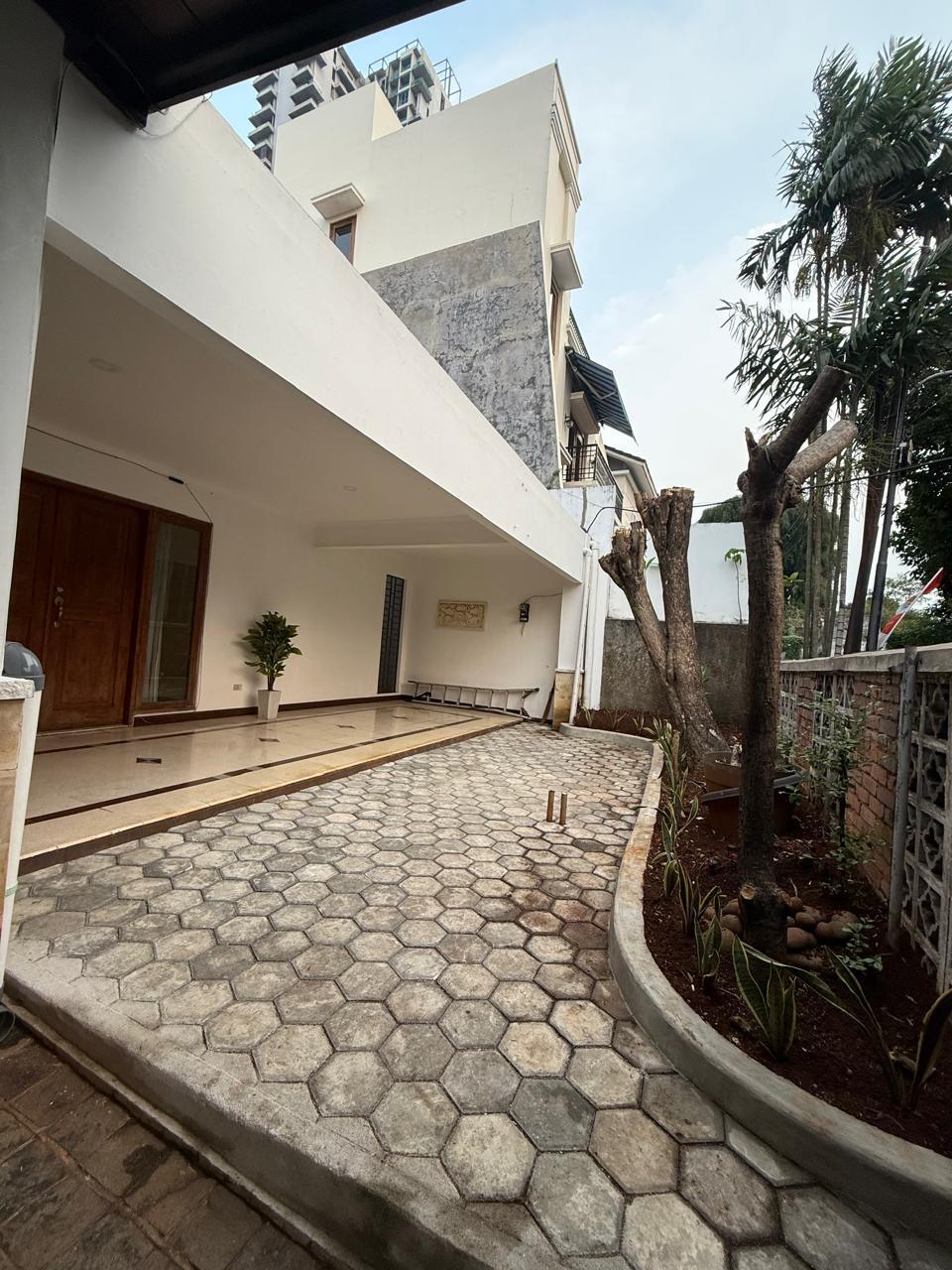 Sewa Rumah tinggal asri siap huni area Ampera-Kemang, Cilandak