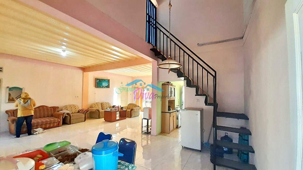 RUMAH SEMI VILLA 8 KAMAR DI PANGALENGAN BANDUNG DENGAN VIEW KEBU