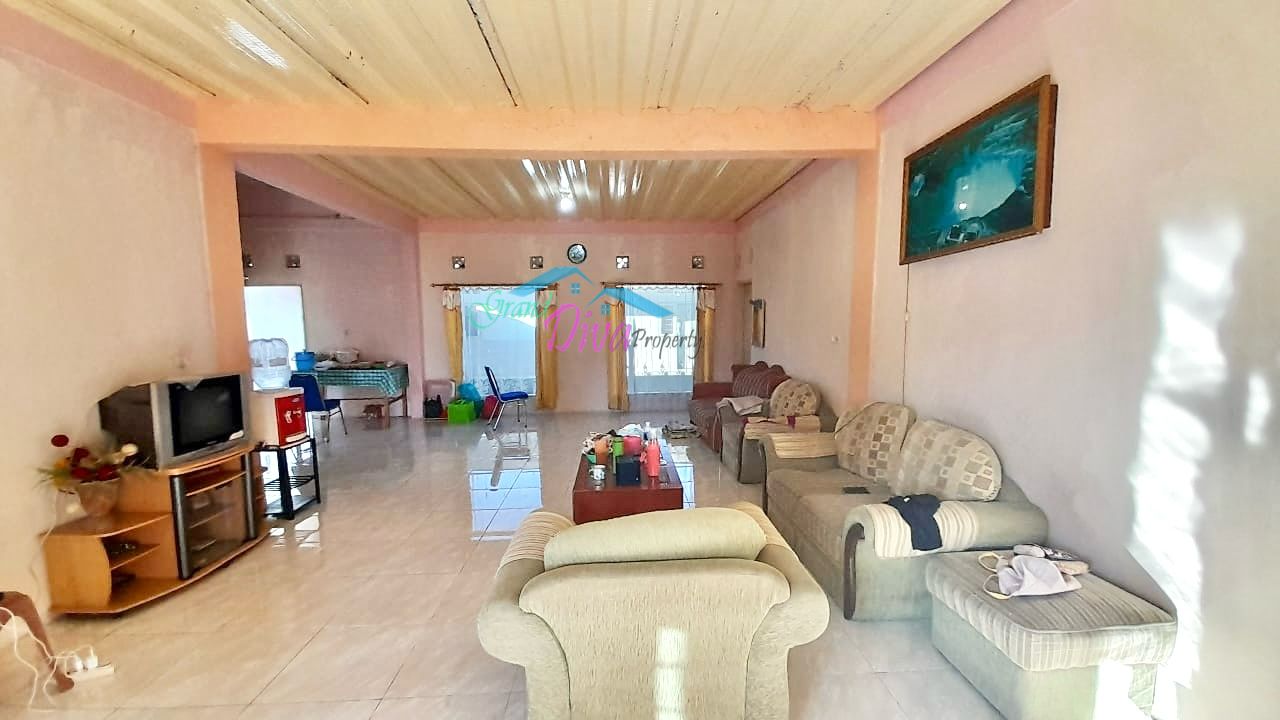 RUMAH SEMI VILLA 8 KAMAR DI PANGALENGAN BANDUNG DENGAN VIEW KEBU