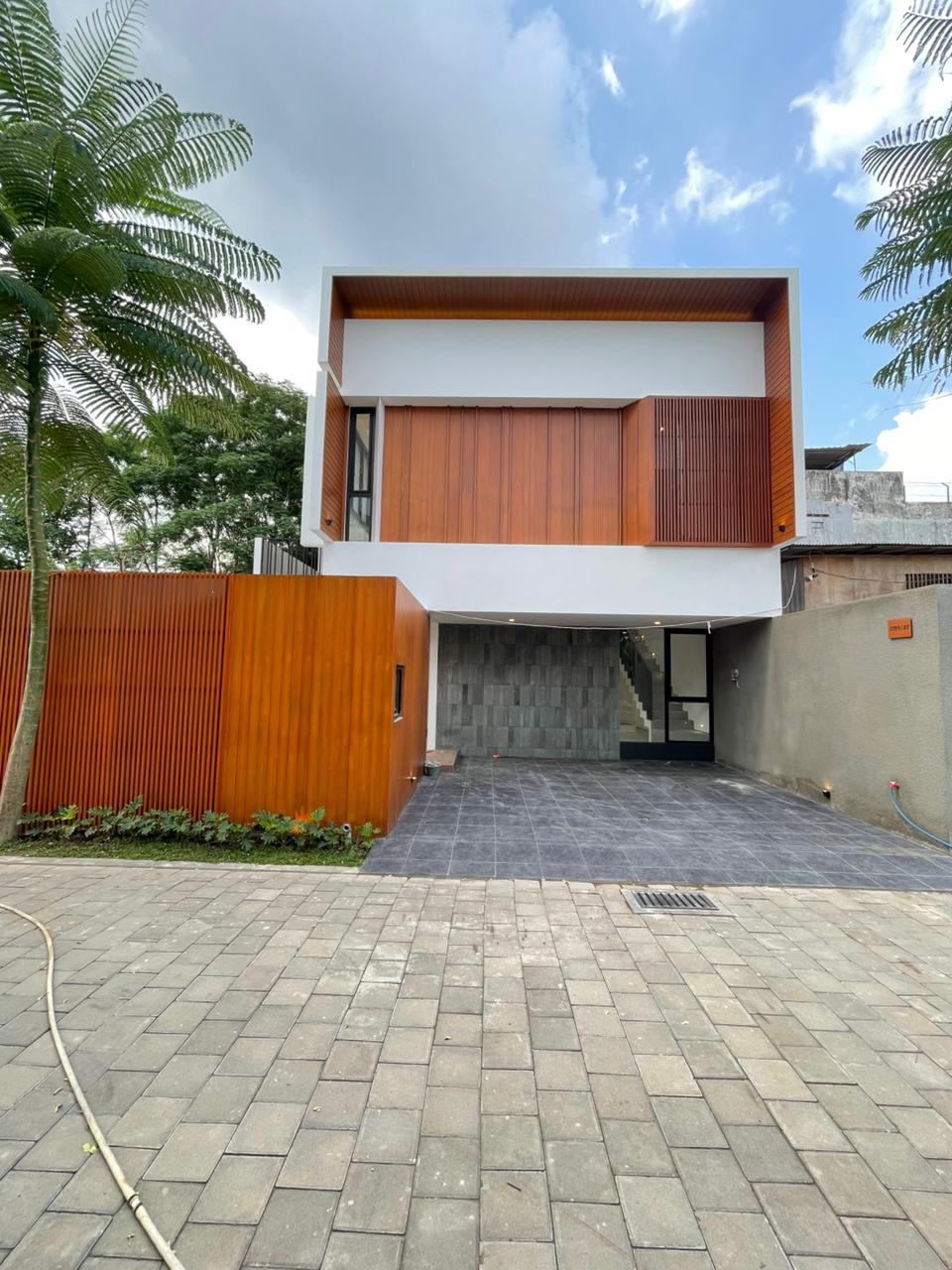 Rumah Mewah Progres Bangun dekat Kampus UGM Yogyakarta