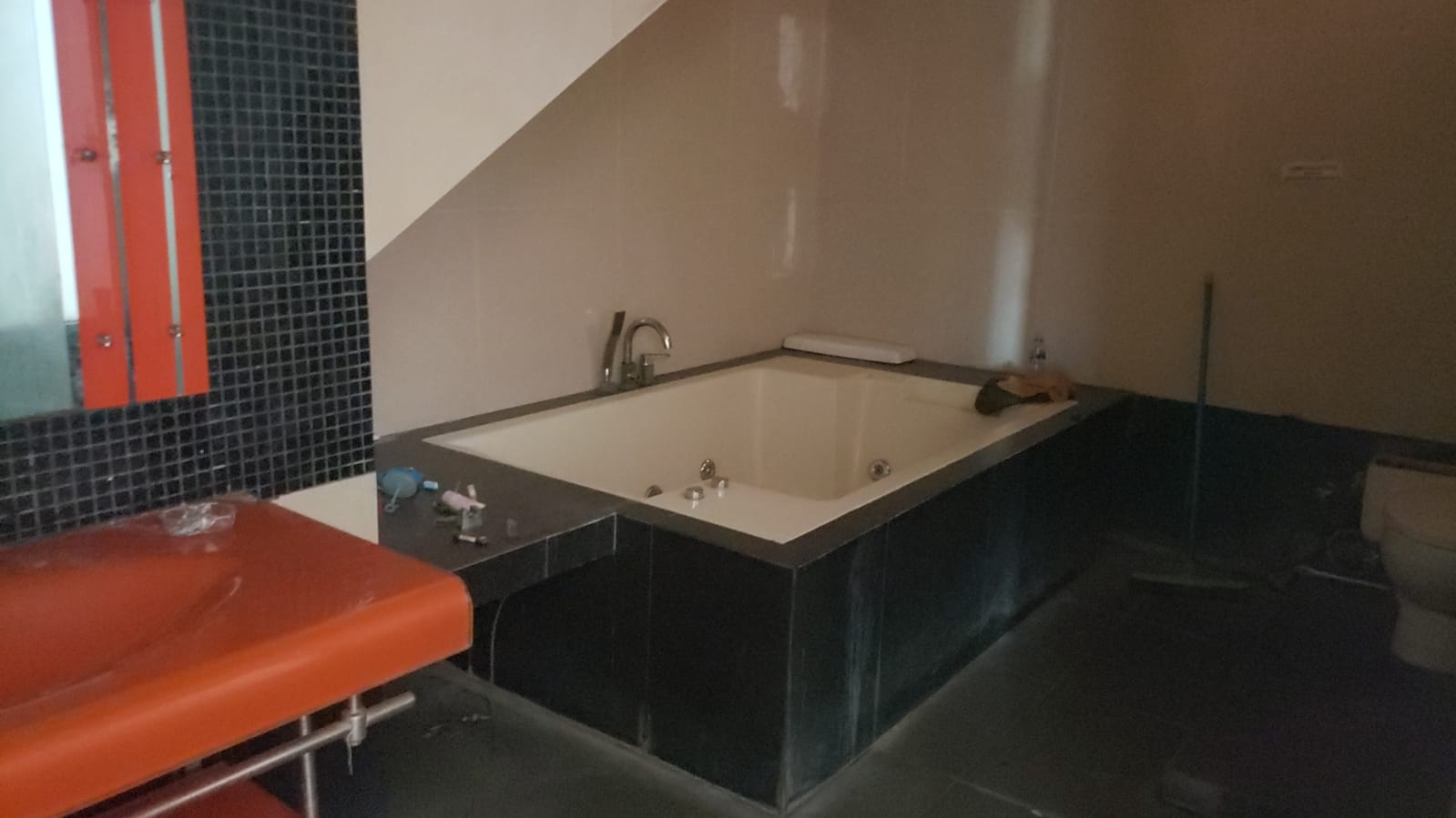 Turun Harga, Dijual Cepat Rumah Jl.Kramat,Kenari,Senen,JakPusat