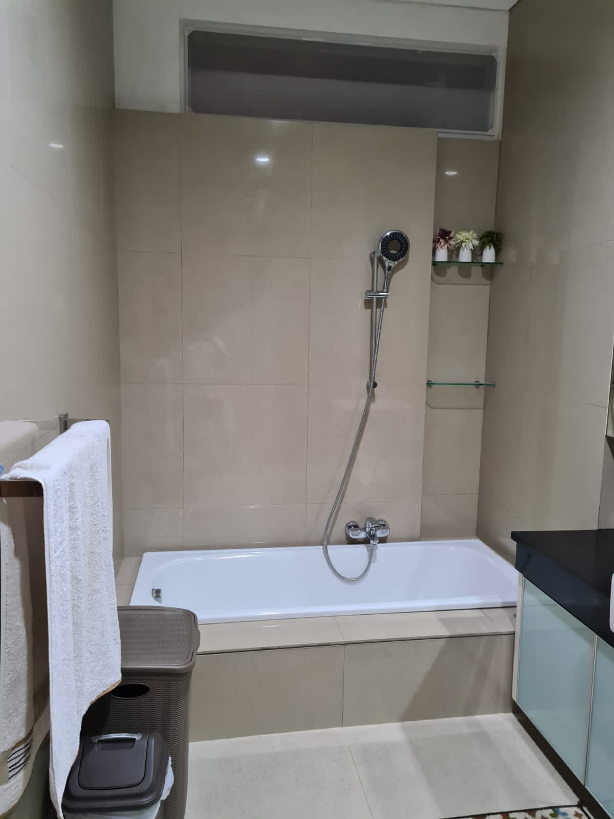 Jual rumah cantik minimalis semi furnish di Cempaka Putih Timur