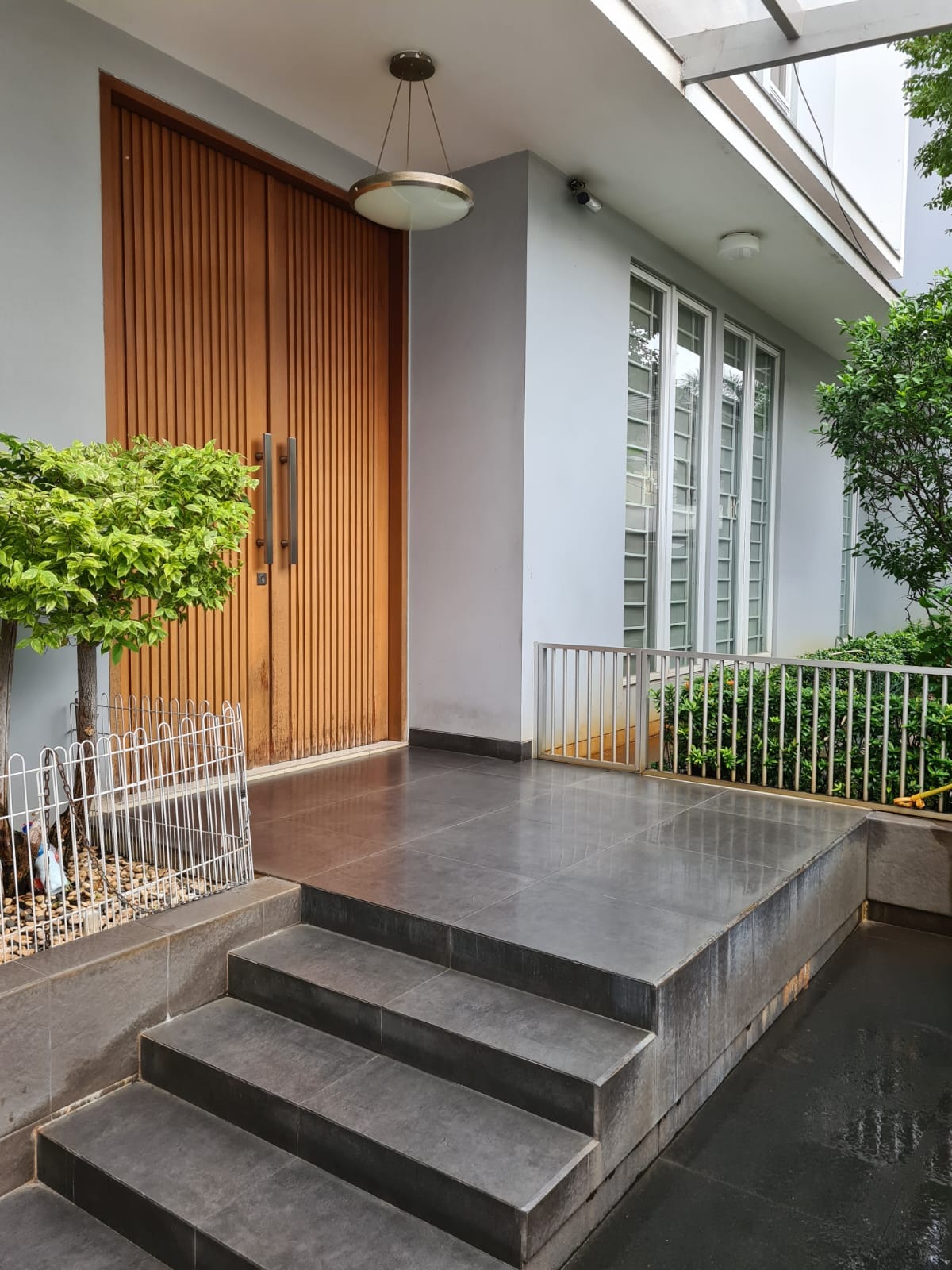 Dijual rumah cantik minimalis semi furnish di Cempaka Putih