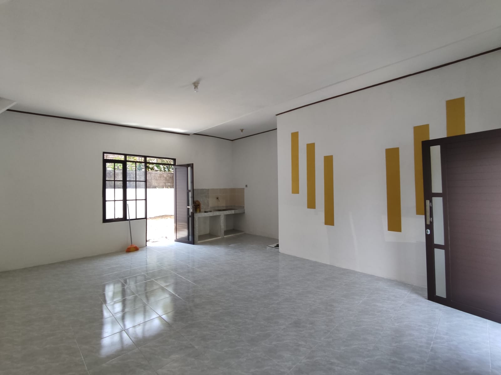 DIJUAL RUMAH LUAS MURAH DI CITRA INDAH CITY