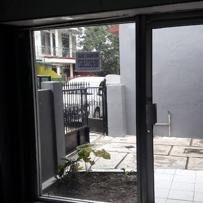 DIJUAL MURAH RUMAH PLUS TOKO DI VILLA NUSA INDAH 2 BLOK Y