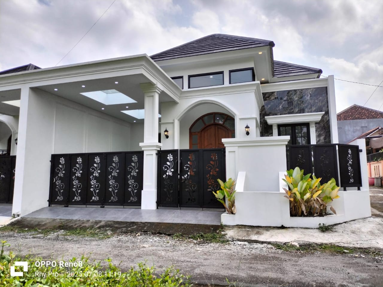 Rumah Klasik Sleman Modern dekat Kampus UII Yogyakarta