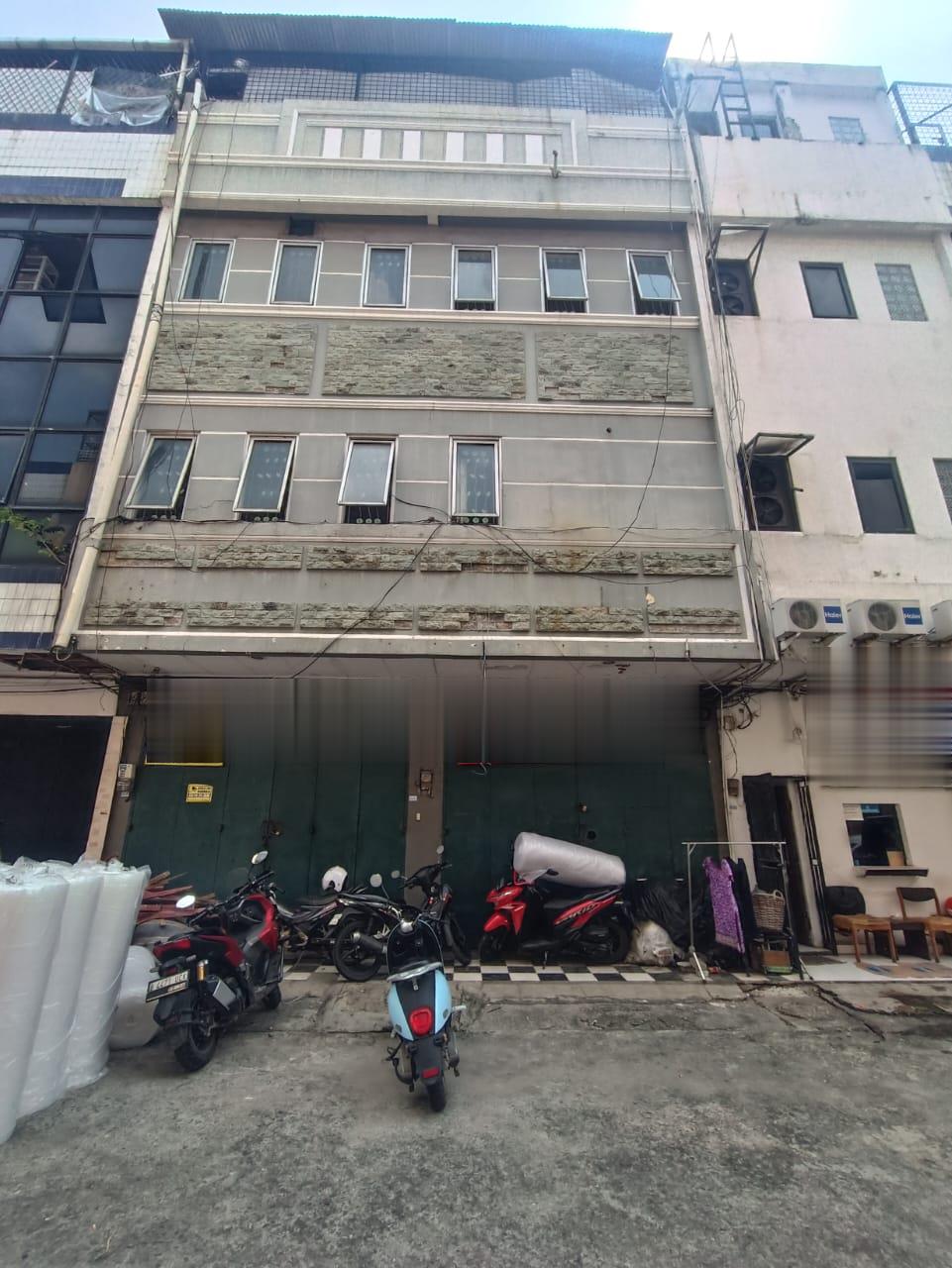 Jual ruko 2 unit gandeng connect di Peta Selatan di Kalideres