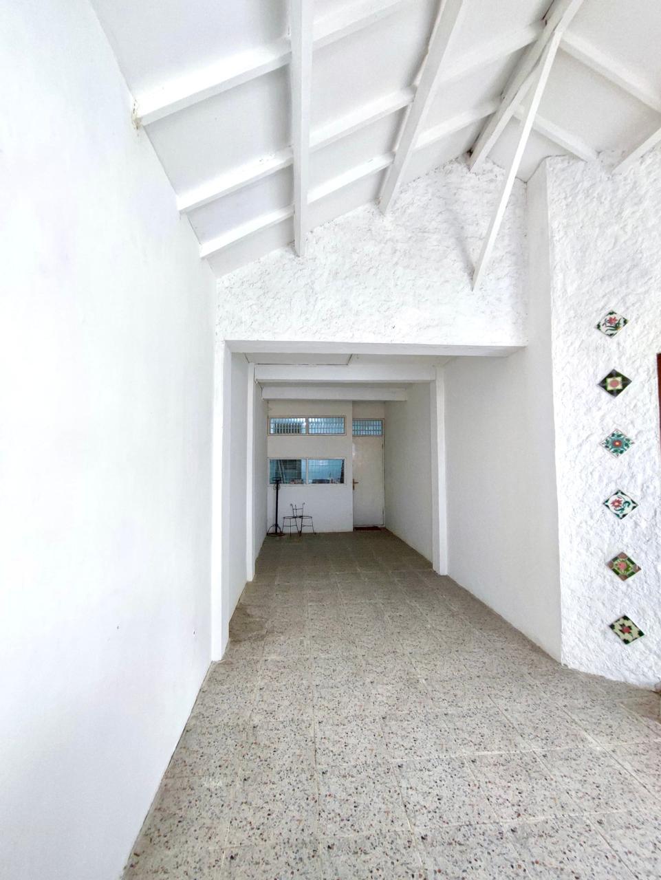 Rumah di lebak bulus dekat stasiun mrt