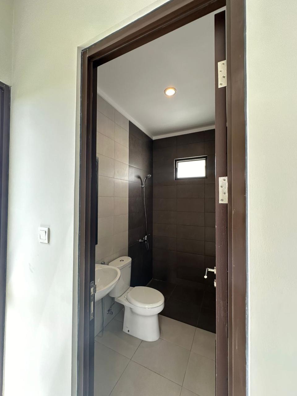 Dijual rumah di Summarecon Bekasi Burgundy Residence The Orchard