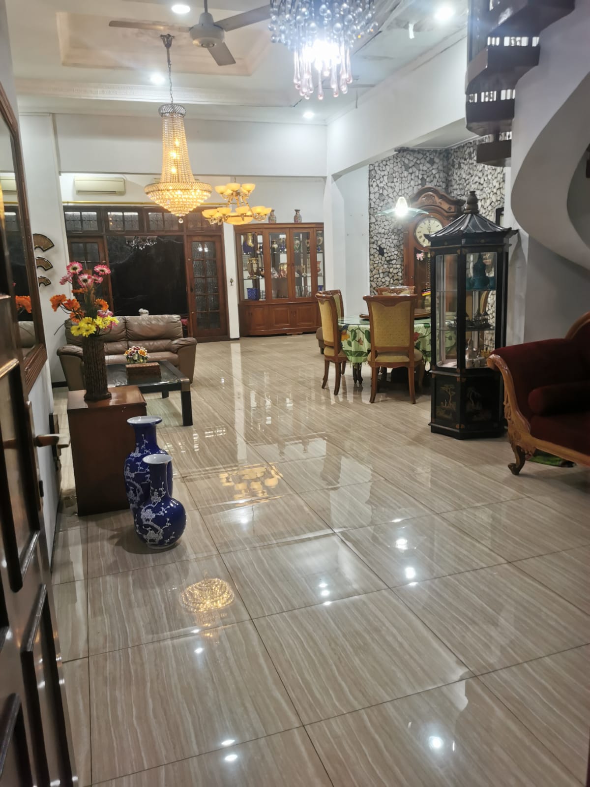 Jual Rumah di Cempaka Putih Barat, Jakarta Pusat