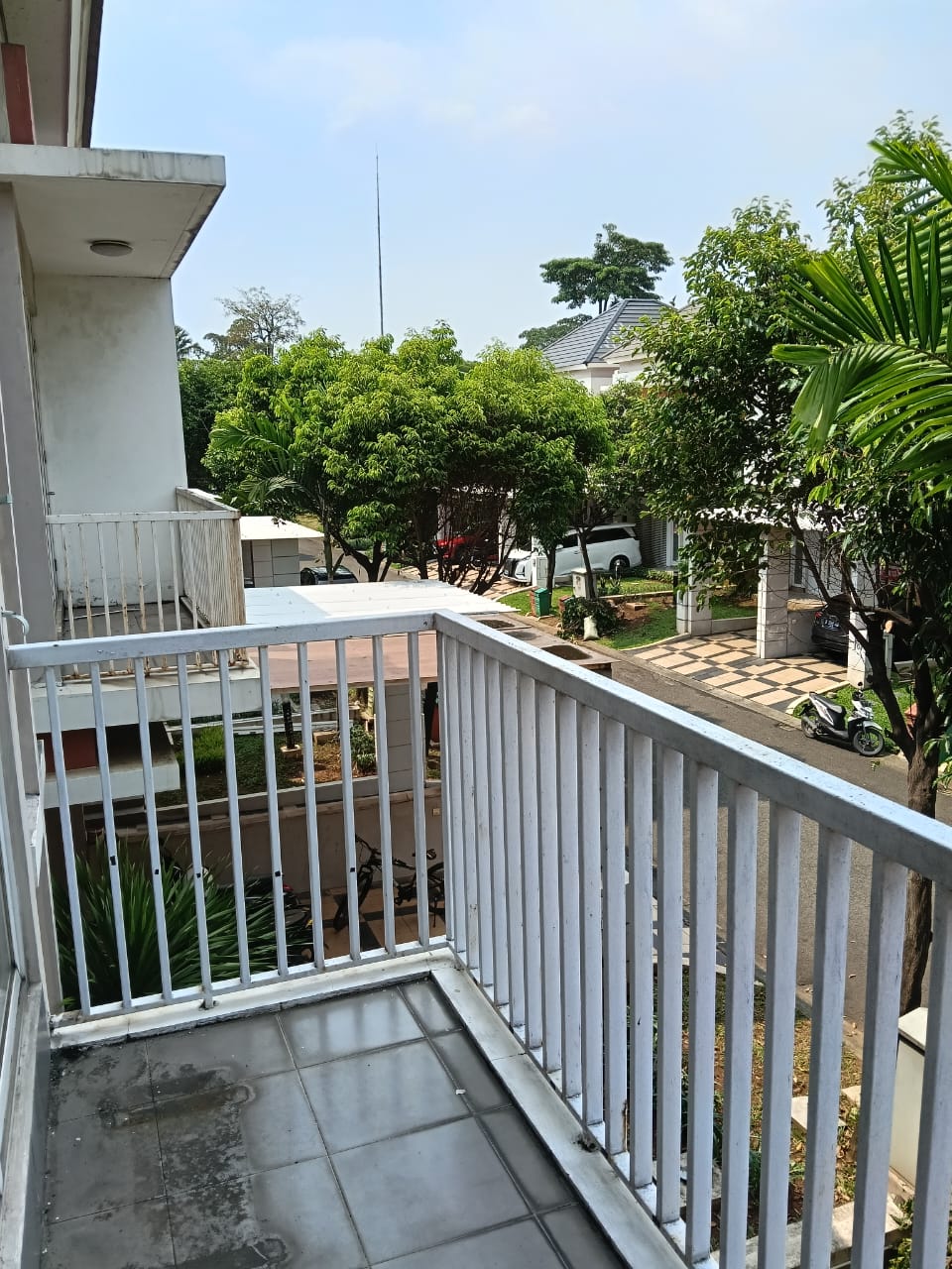 Disewa rumah siaphuni di Summarecon Bekasi Cluster Palm