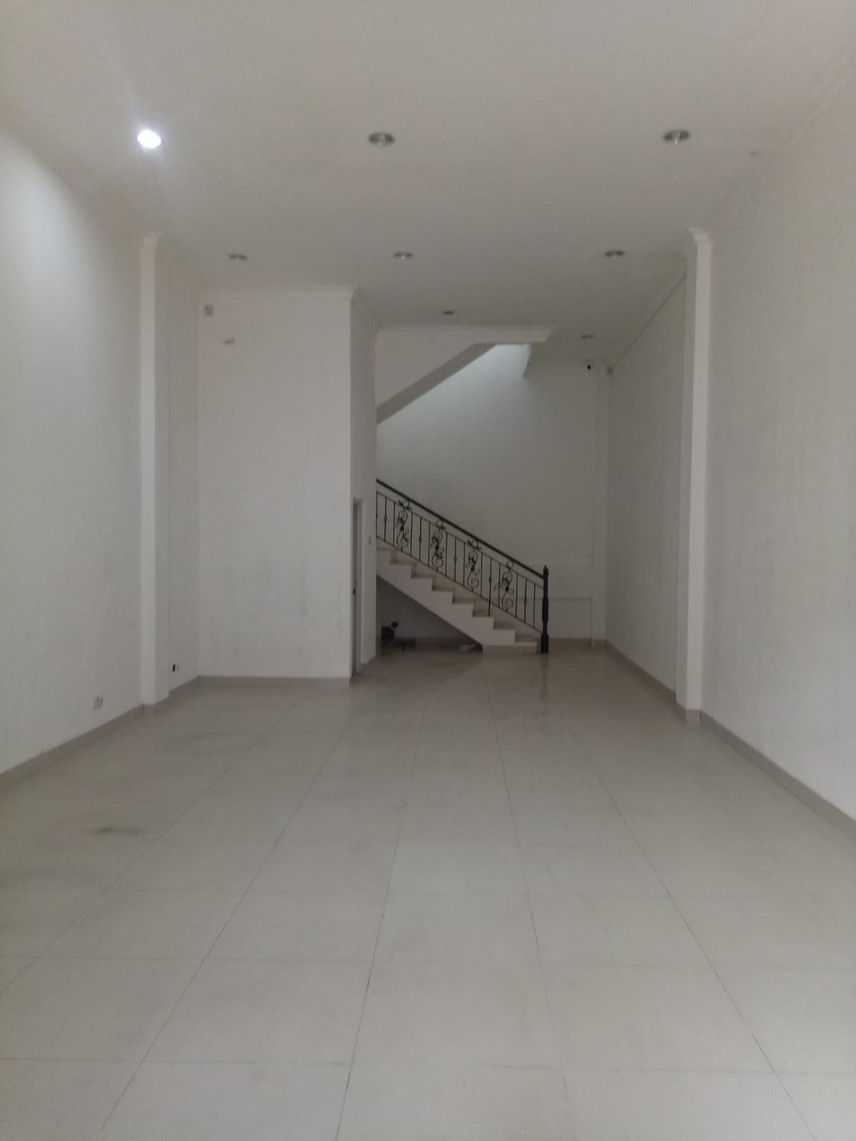 Jual/Sewa ruko 4 lantai di Pejaten Timur, Pasar Minggu, Jaksel