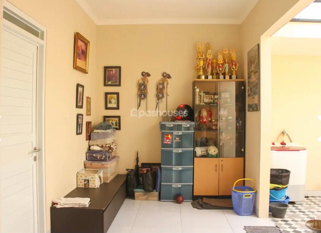 Rumah Minimalis Cinangka Depok Garasi Luas, Free Sofa,Kitchenset