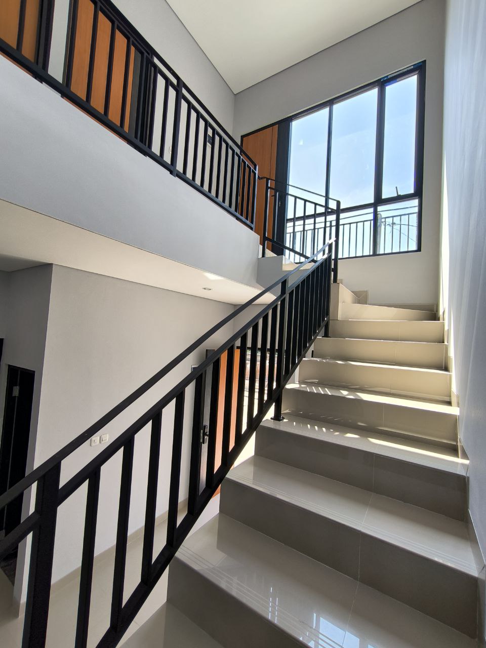 Rumah Cluster readystok akses mudah ke stasiun Jatimulya Bekasi