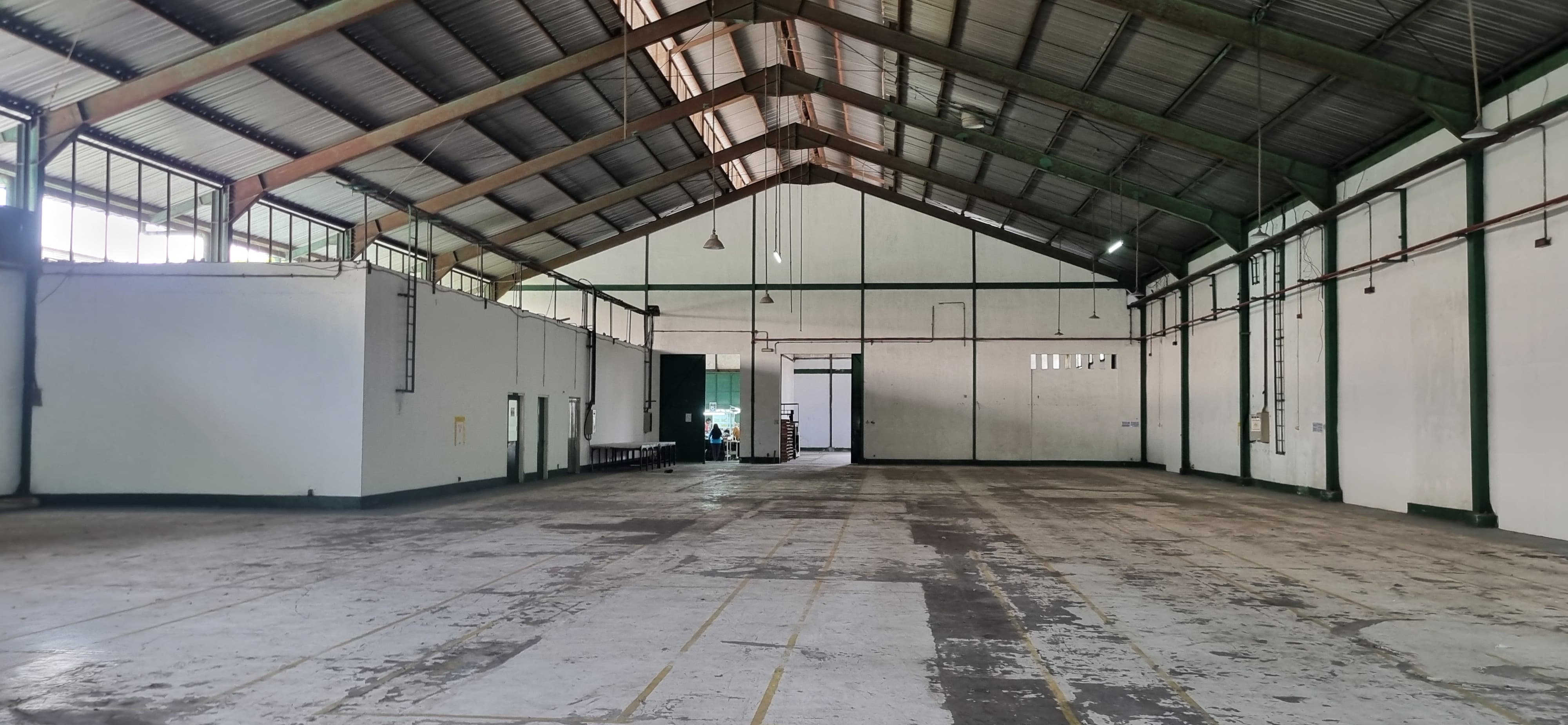 Disewa gudang bebas banjir akses kontainer di Sultan Agung