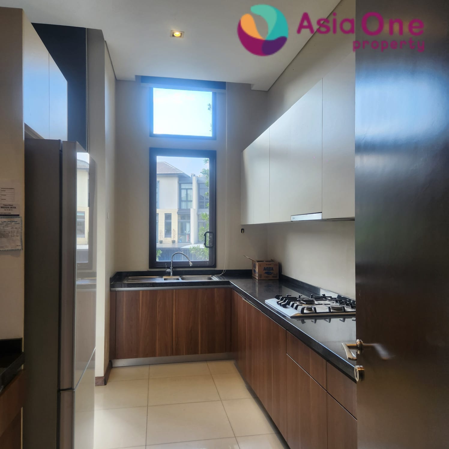 Dijual rumah mewah furnished di Lancewood Navapark BSD City