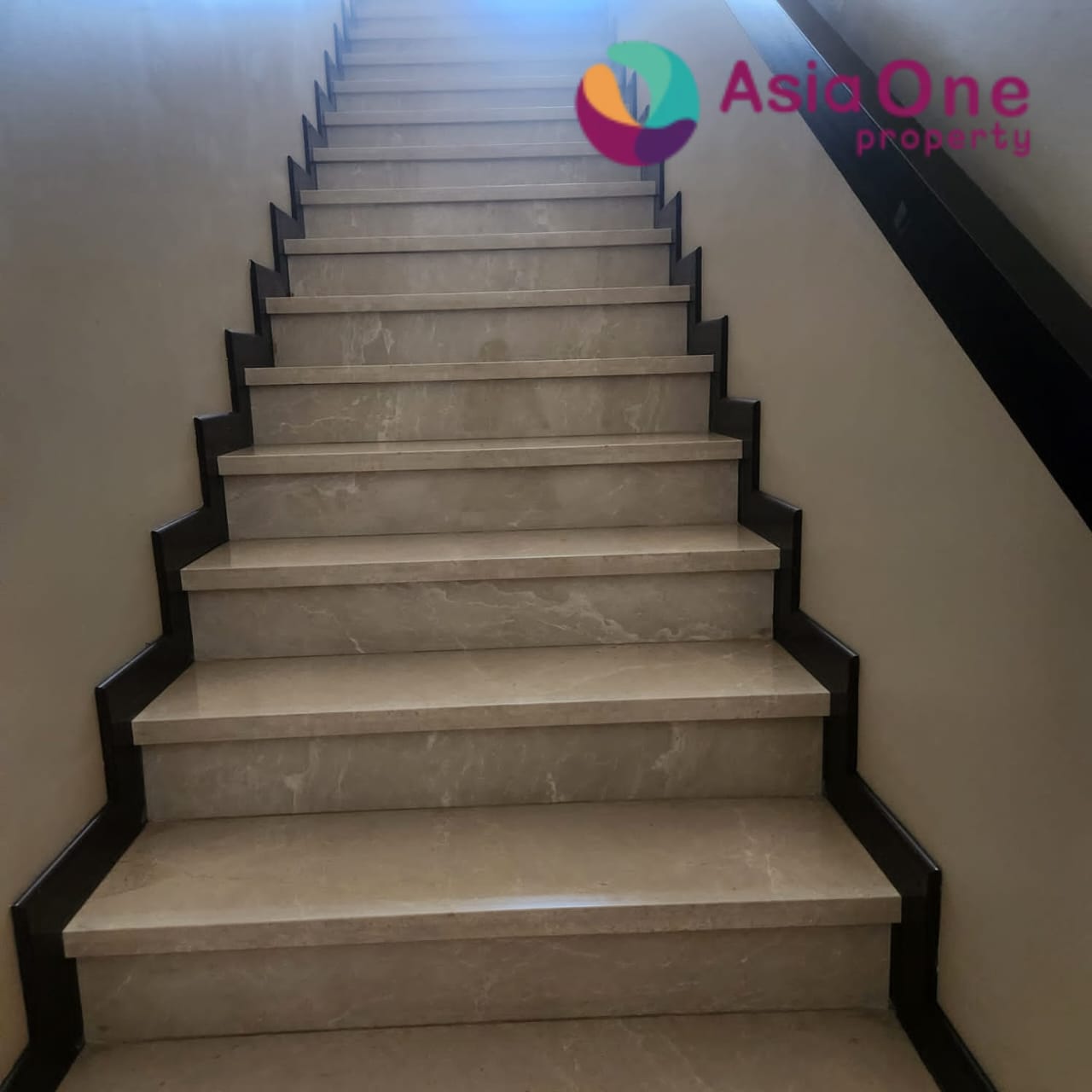 Dijual rumah mewah furnished di Lancewood Navapark BSD City