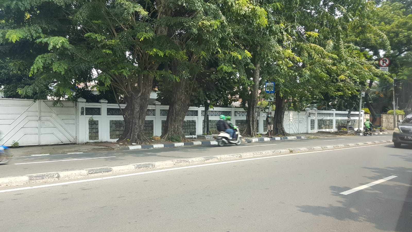 Sewa Rumah Mewah di Kemanggisan Utama Raya, Jakarta Barat