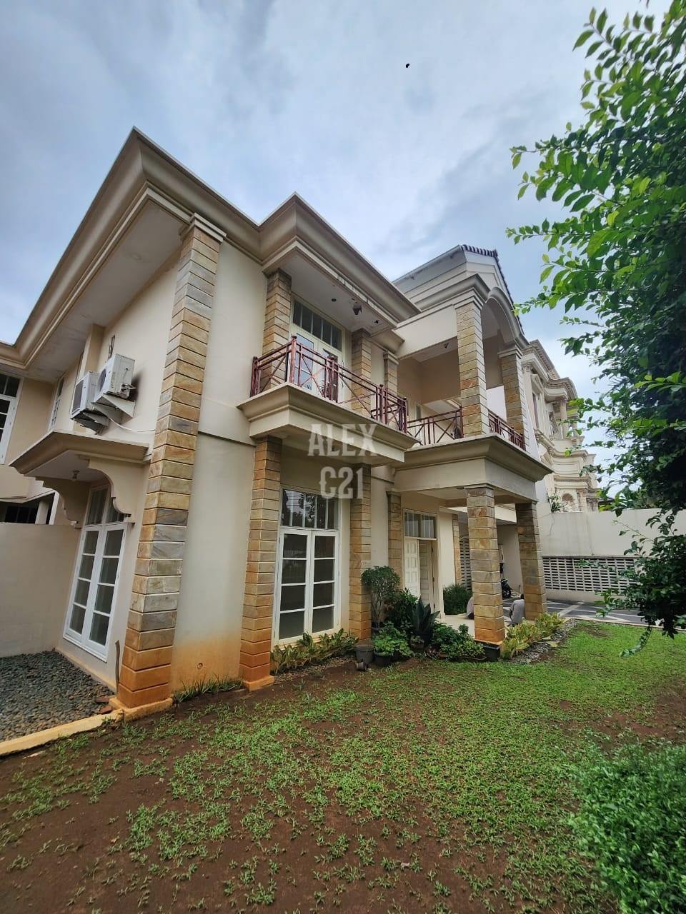 Sewa rumah mewah di Cipete, Jakarta Selatan