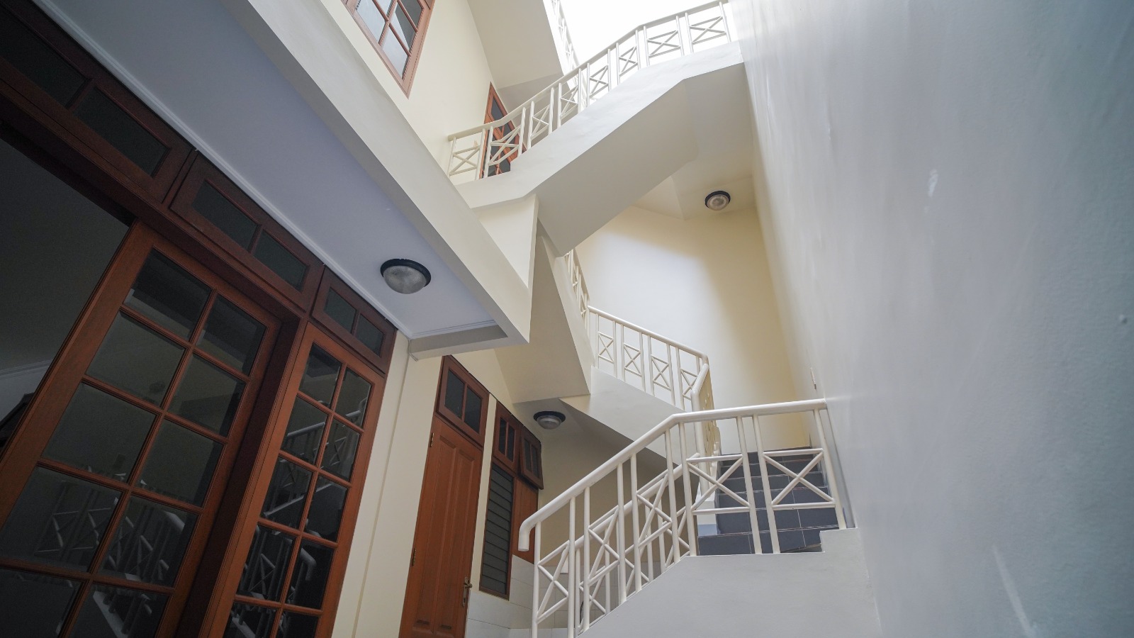 Dijual rumah cantik di Jalan Talib, Krukut, Taman Sari,Jakarta