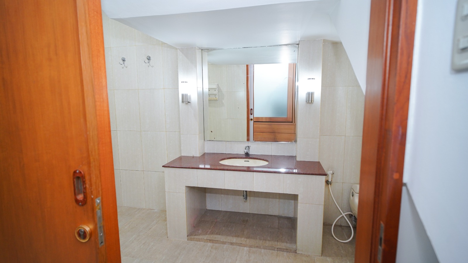 Dijual rumah cantik di Jalan Talib, Krukut, Taman Sari,Jakarta