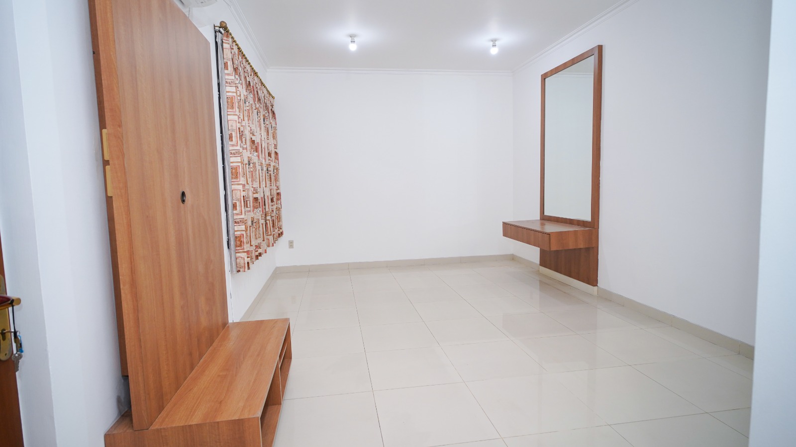 Dijual rumah cantik di Jalan Talib, Krukut, Taman Sari,Jakarta