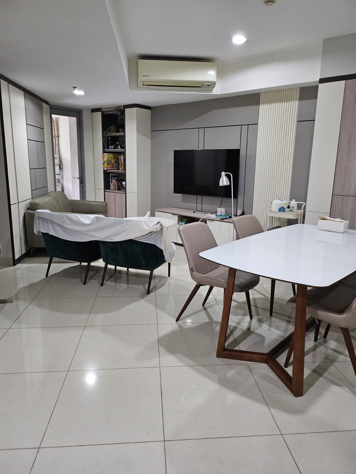 Jual apartemen modern di The Mansion Bougenville, Pademangan
