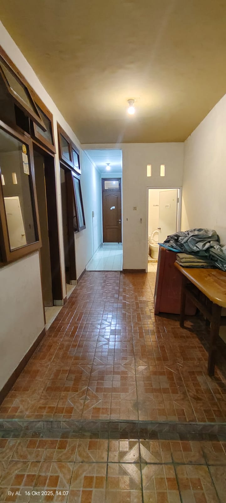 Jual rumah mewah dan luas di komplek Graha Taman Blok HC2