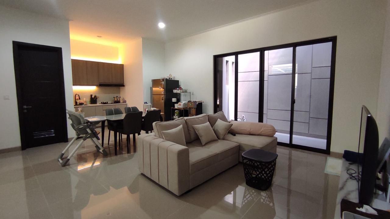Jual Rumah modern di Cluster Summerwood, Cakung, Jakarta Timur