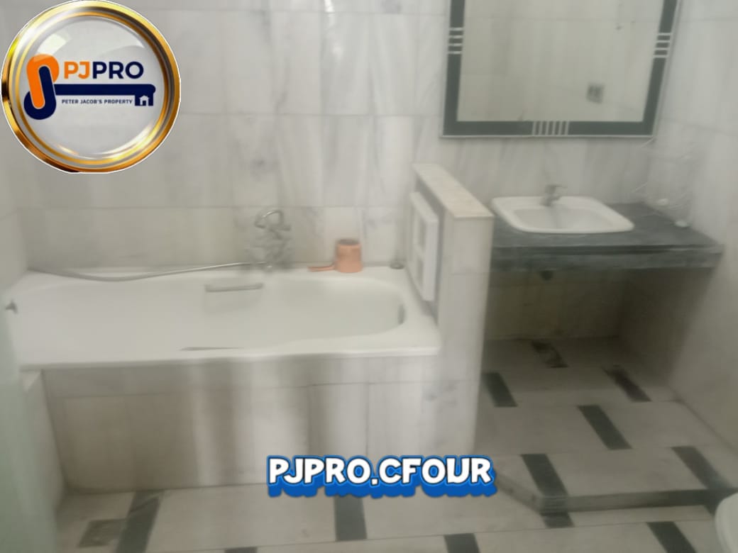 Dijual Rumah 2lantai Bebas Banjir di Candrabaga Bekasi