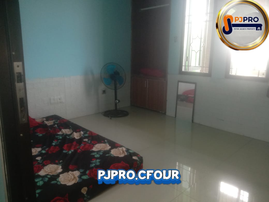 Dijual Rumah 2lantai Bebas Banjir di Candrabaga Bekasi