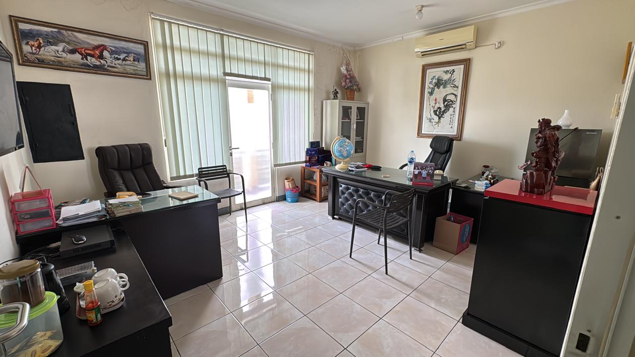 Dijual ruko Symphony Harapan Indah terenovasi akses kontainer