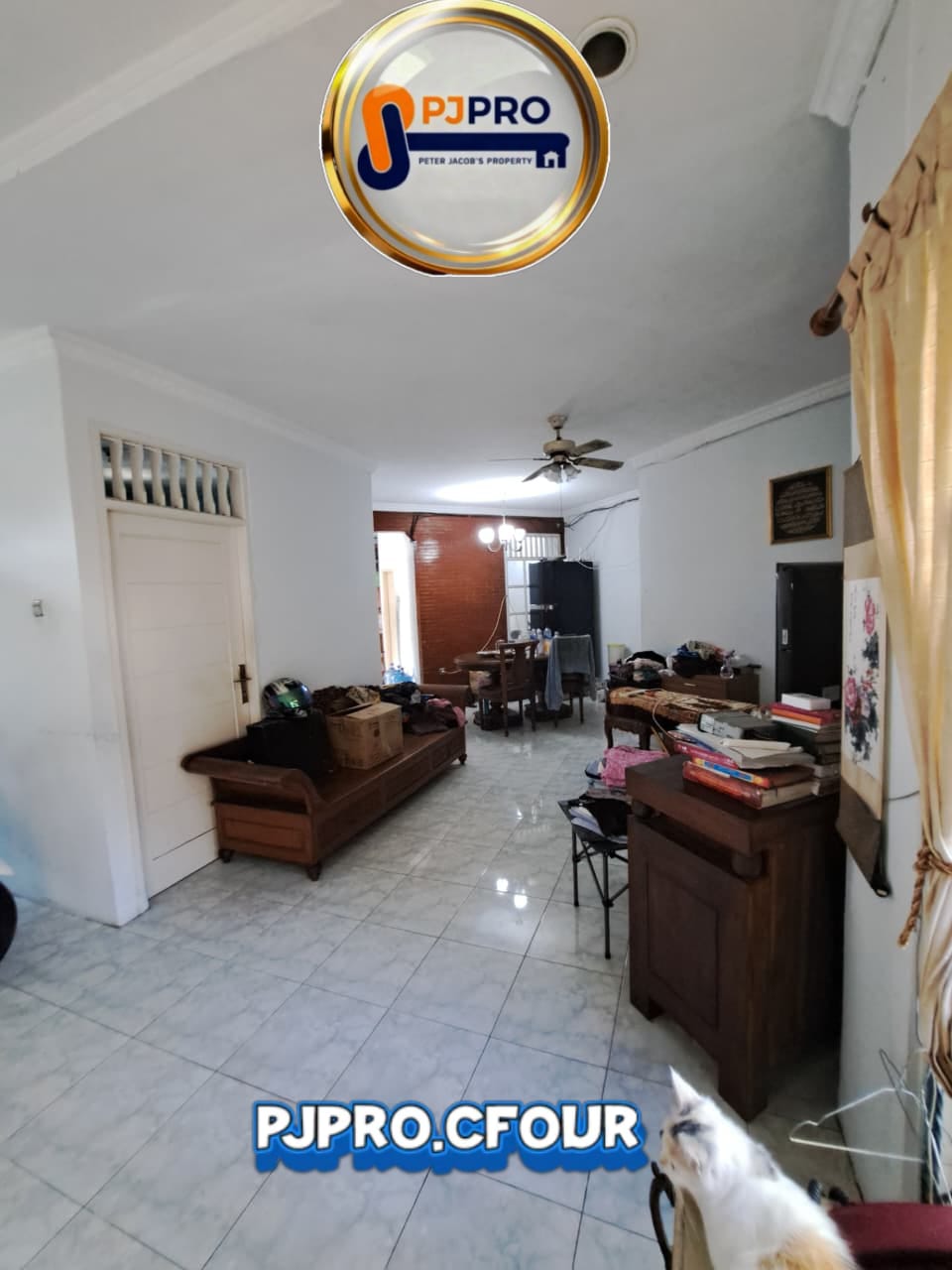 Dijual Rumah Posisi Hook Semi Furnished di Villa Indah Permai