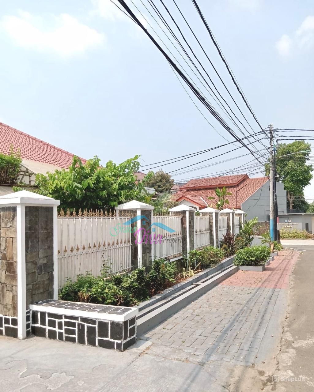 RUMAH DI KOMPLEK TNI AU WARINGIN PERMAI JAKARTA TIMUR