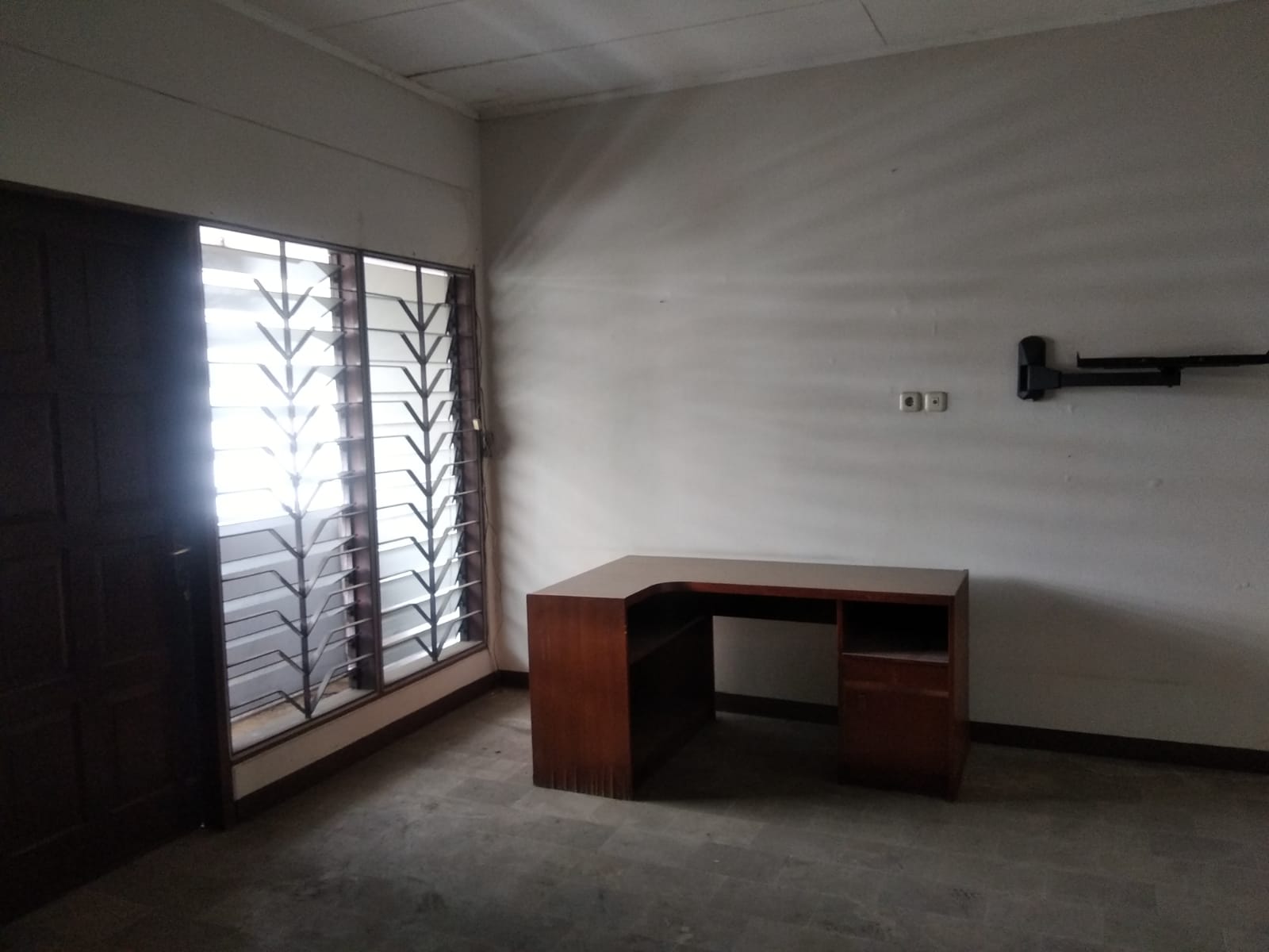 Dijual Rumah di Taman Kedoya Baru, Jakarta Barat