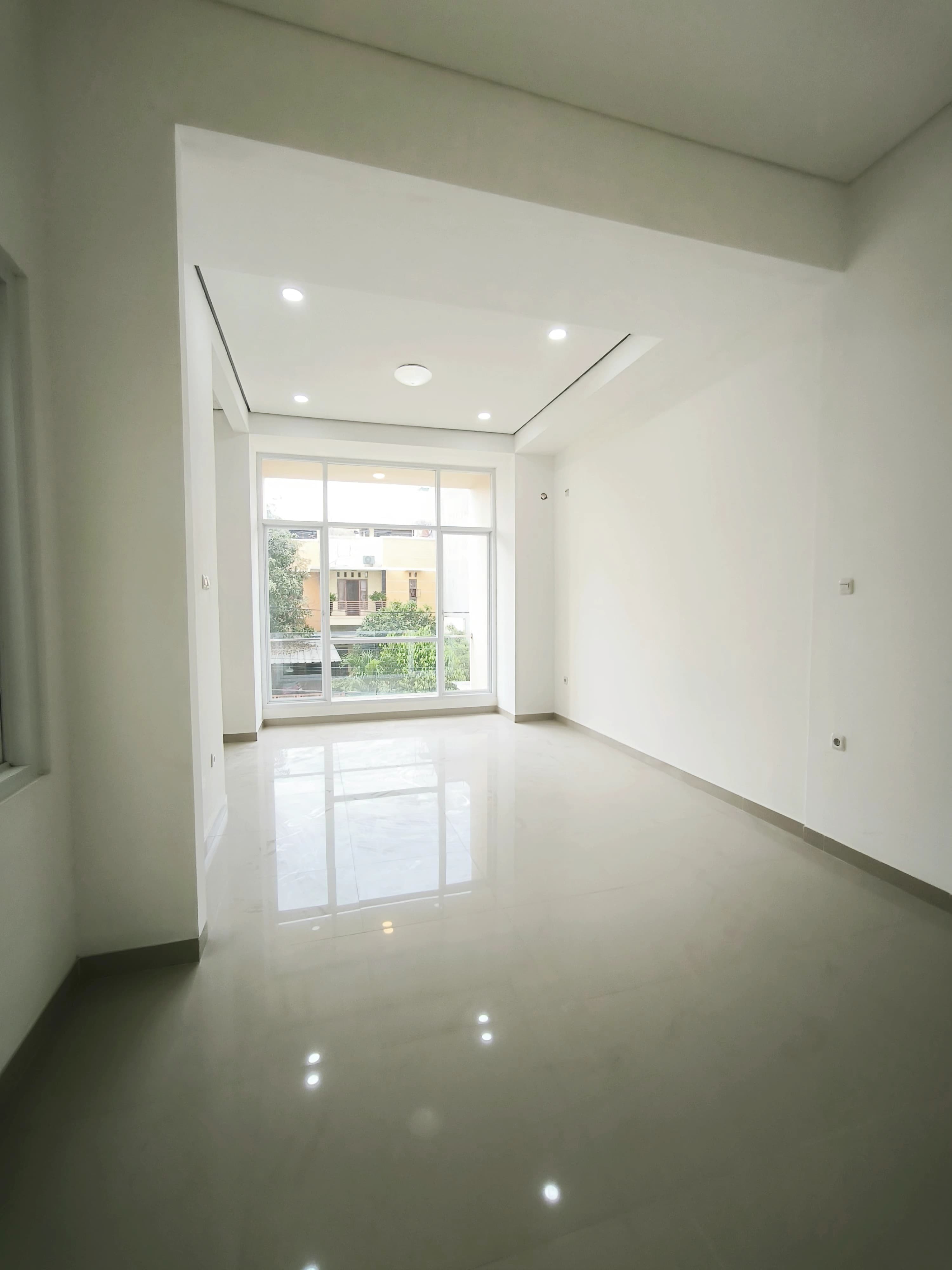 Dijual rumah minimalis siaphuni di Perumahan Imperial Gading