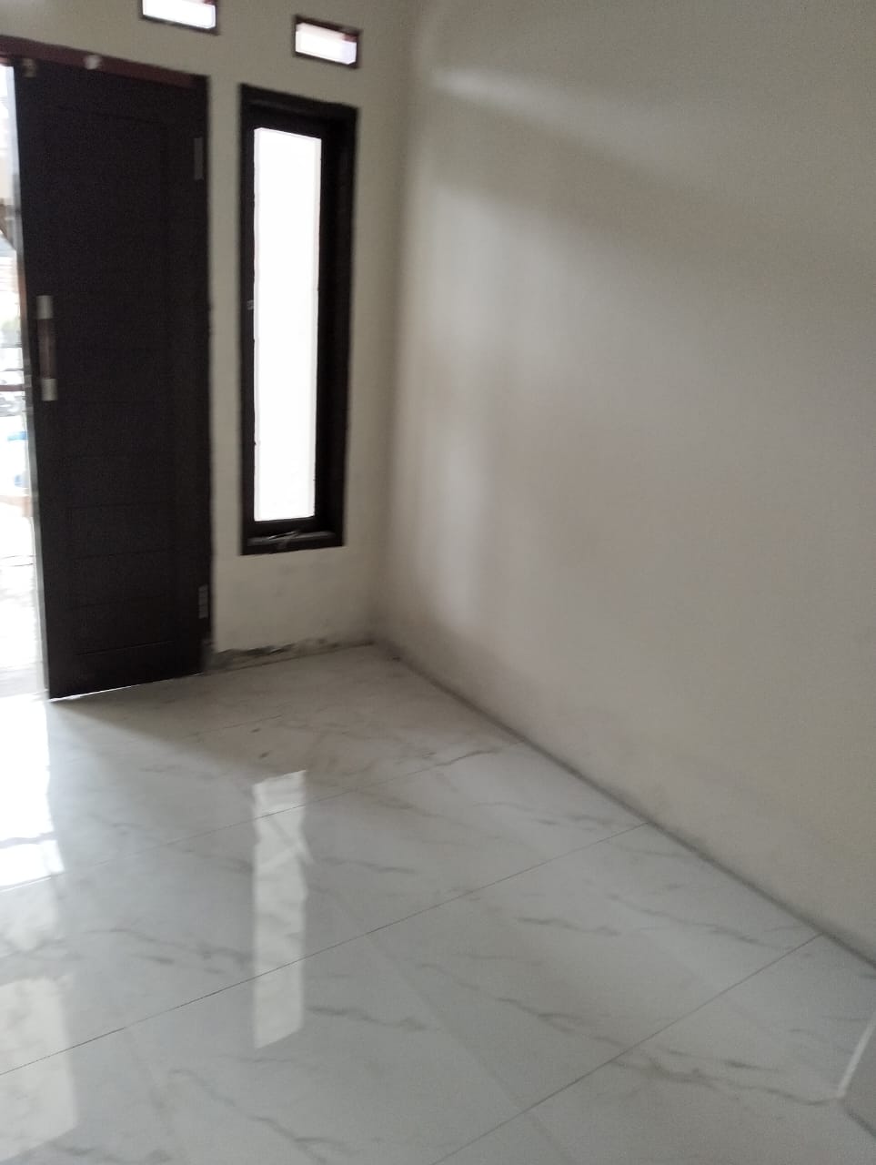 Dijual rumah siaphuni harga murah di Harapan Indah 1