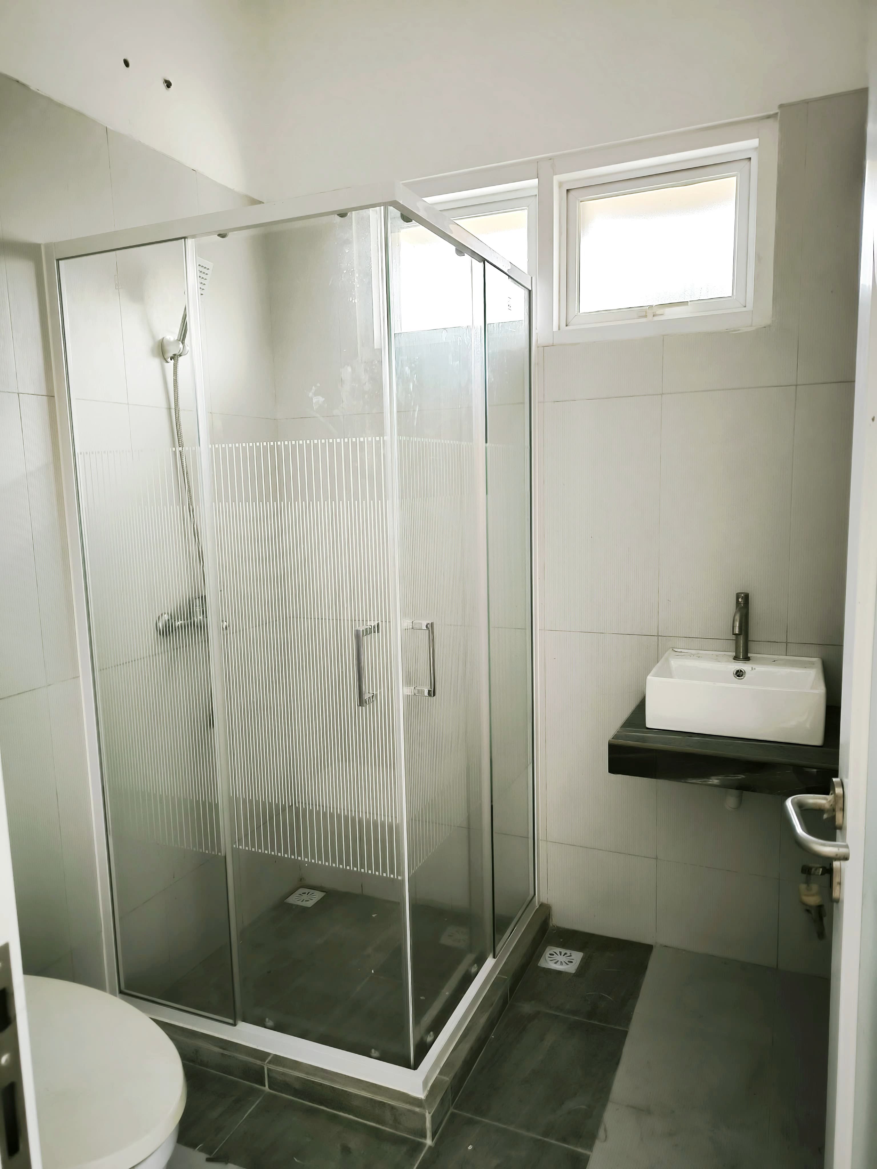 Dijual rumah minimalis siaphuni di Perumahan Imperial Gading