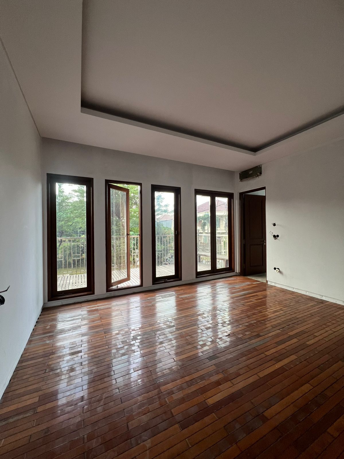 Dijual Rumah Taman Villa Meruya, Meruya Selatan, Jakarta Barat