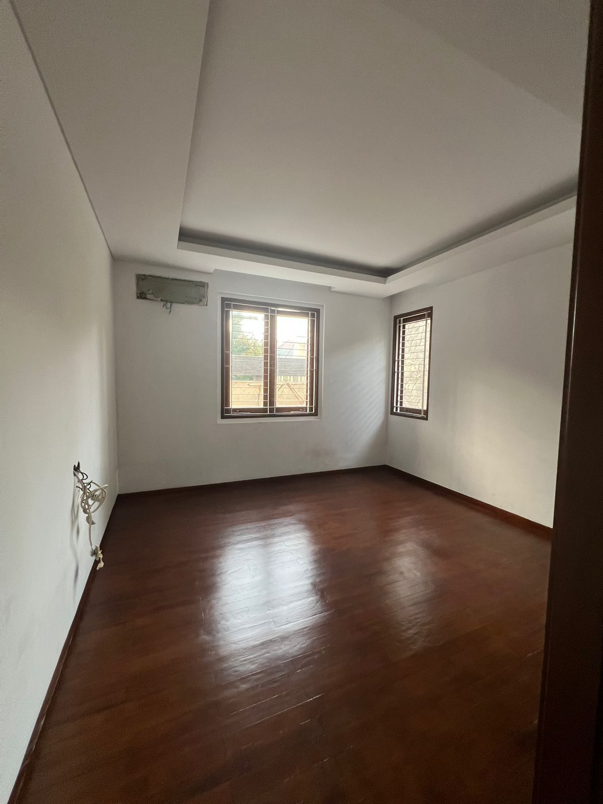 Dijual Rumah Taman Villa Meruya, Meruya Selatan, Jakarta Barat