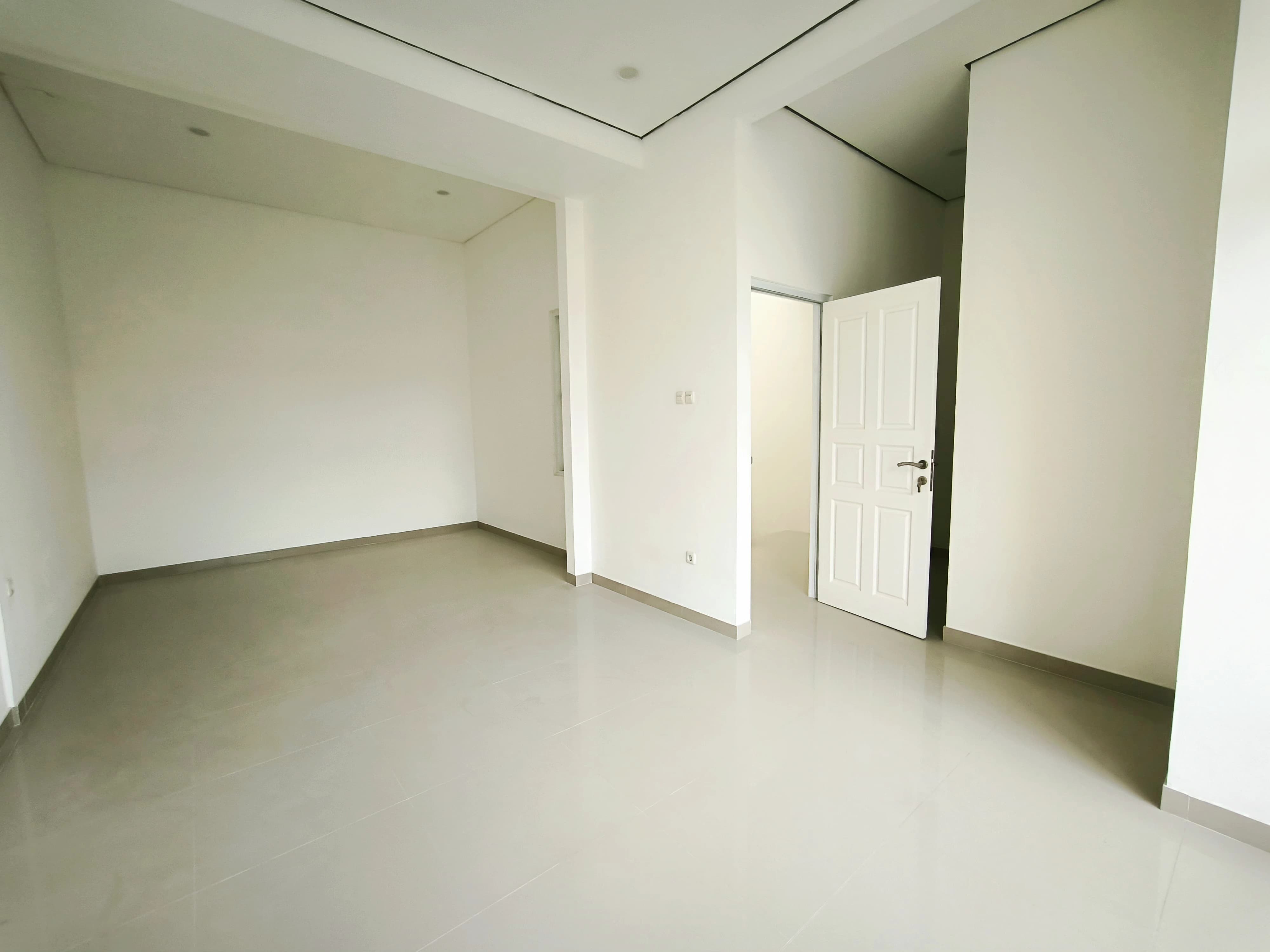 Dijual rumah minimalis siaphuni di Perumahan Imperial Gading